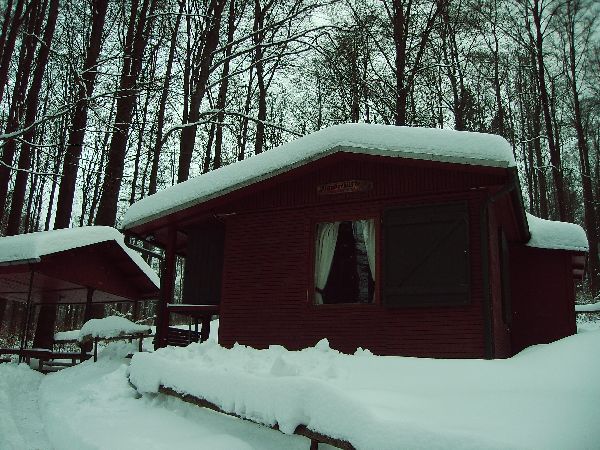 Winteridyll an der Wanderhütte